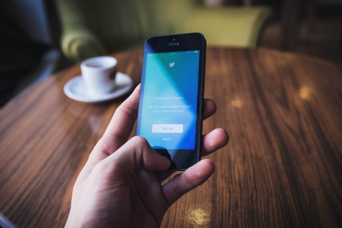 How to Write a Tweet: 7 Effective Ways to Write Traffic-Generating Tweets